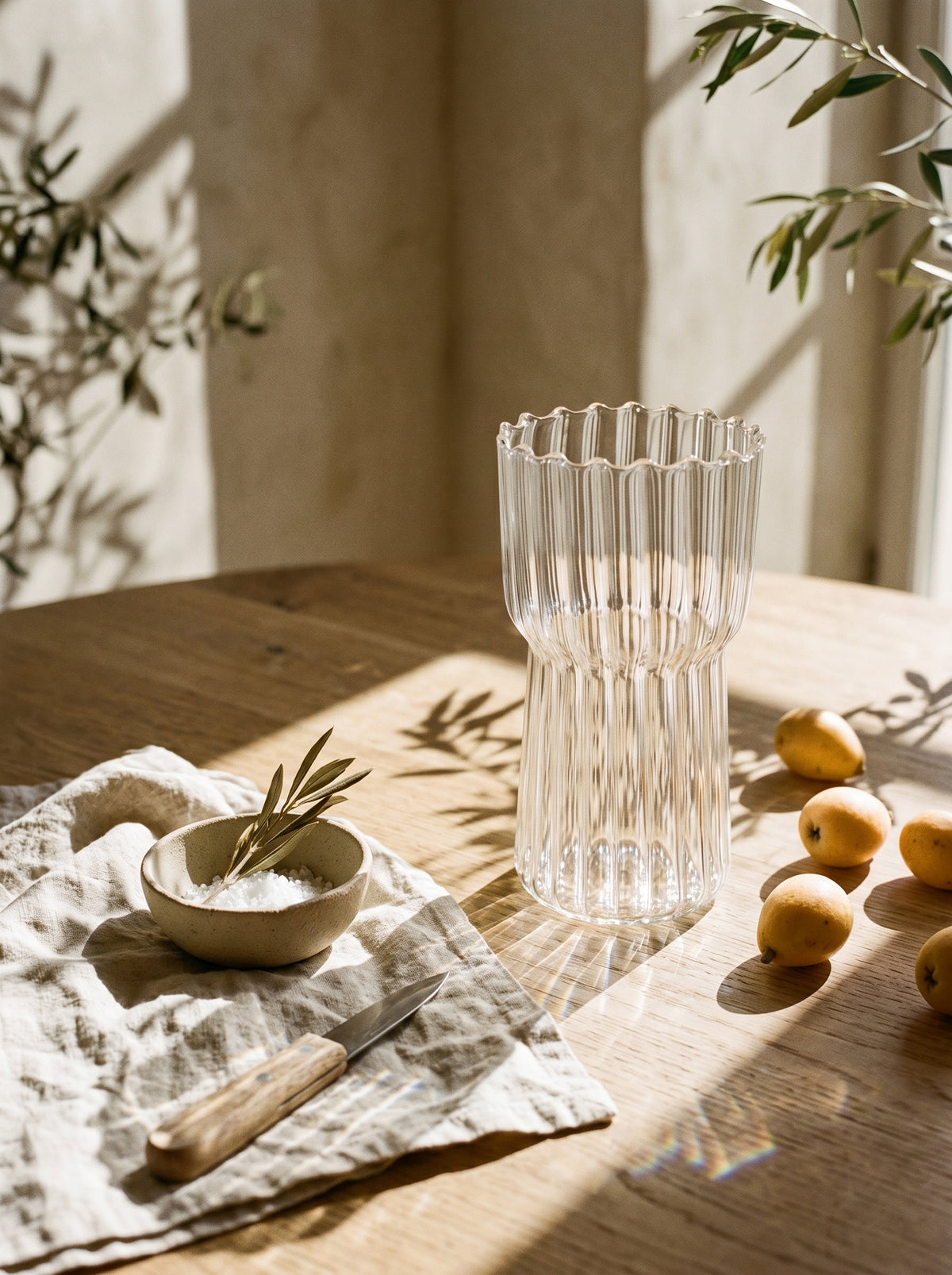 Tasse en verre design, ambiance art de la table – Maison Azuria