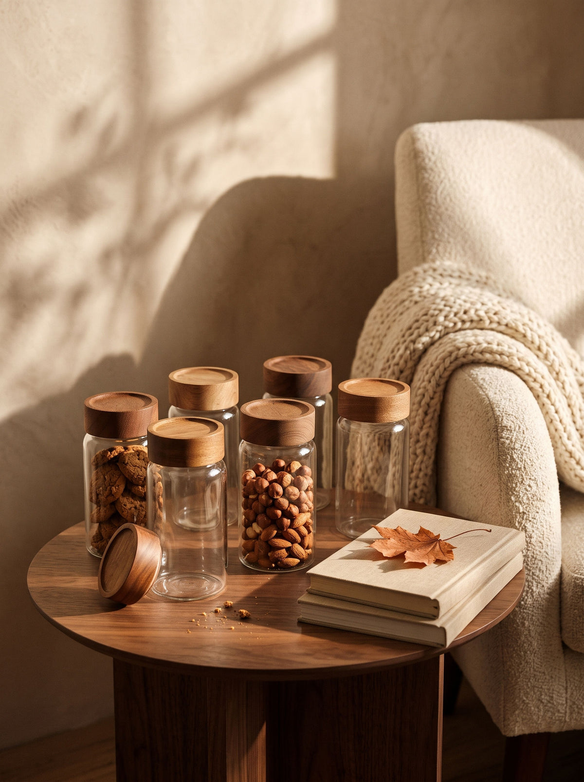 Lot de 6 pots à épices en bois d’acacia, 12 cm, ambiance d'automne, lumière chaude – Maison Azuria