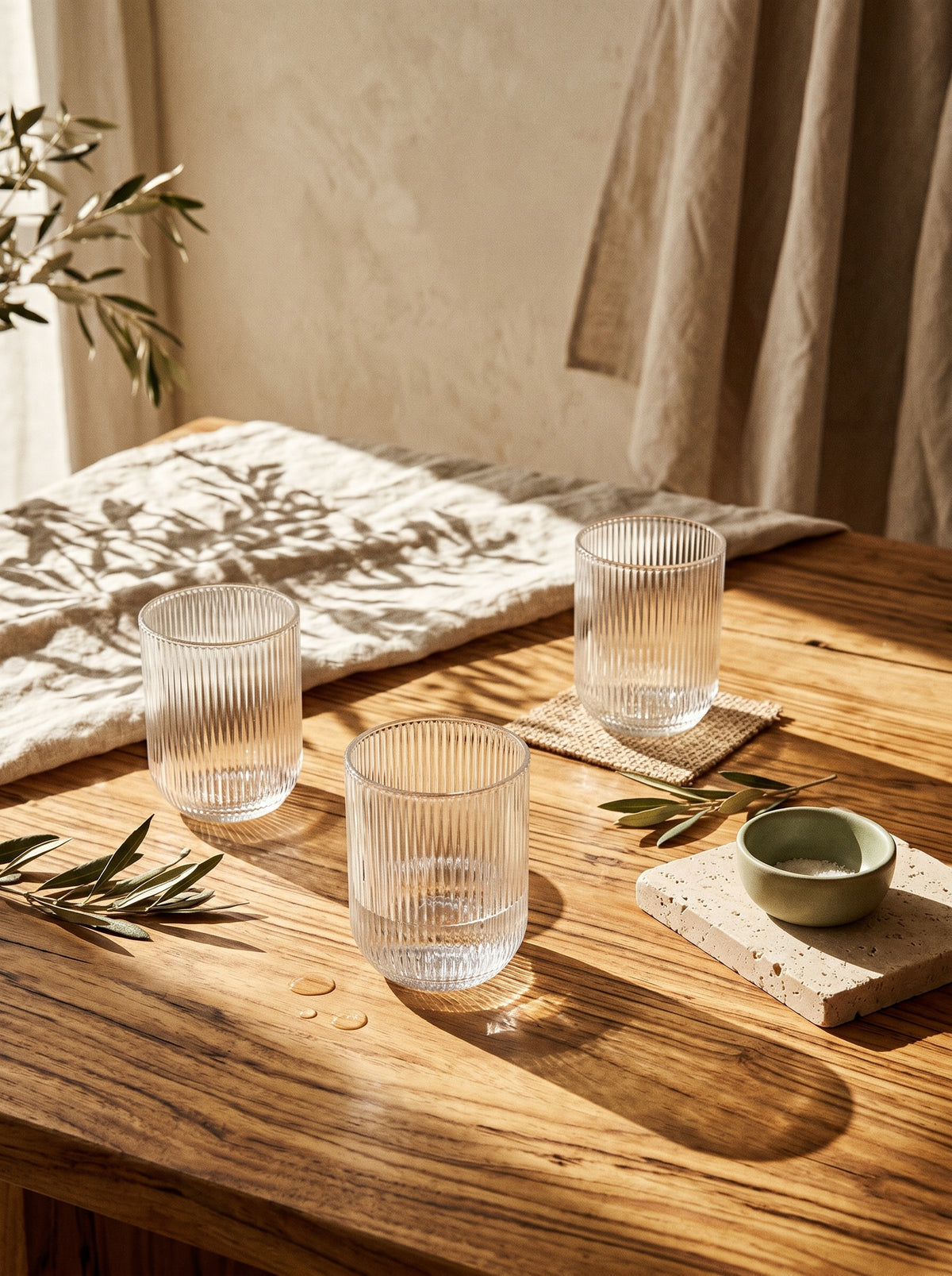 Lot de 6 Petits Verres Stripped, dans un décor de table sobre – Maison Azuria