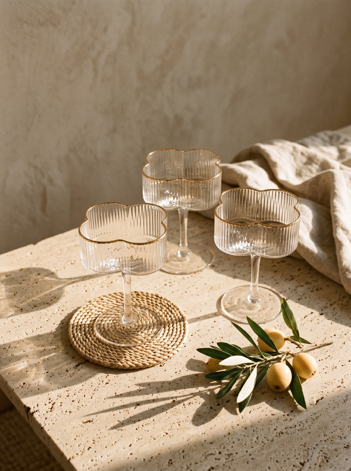 Lot de 6 verres à cocktail Trèfle, Liseré doré, ambiance art de la table – Maison Azuria